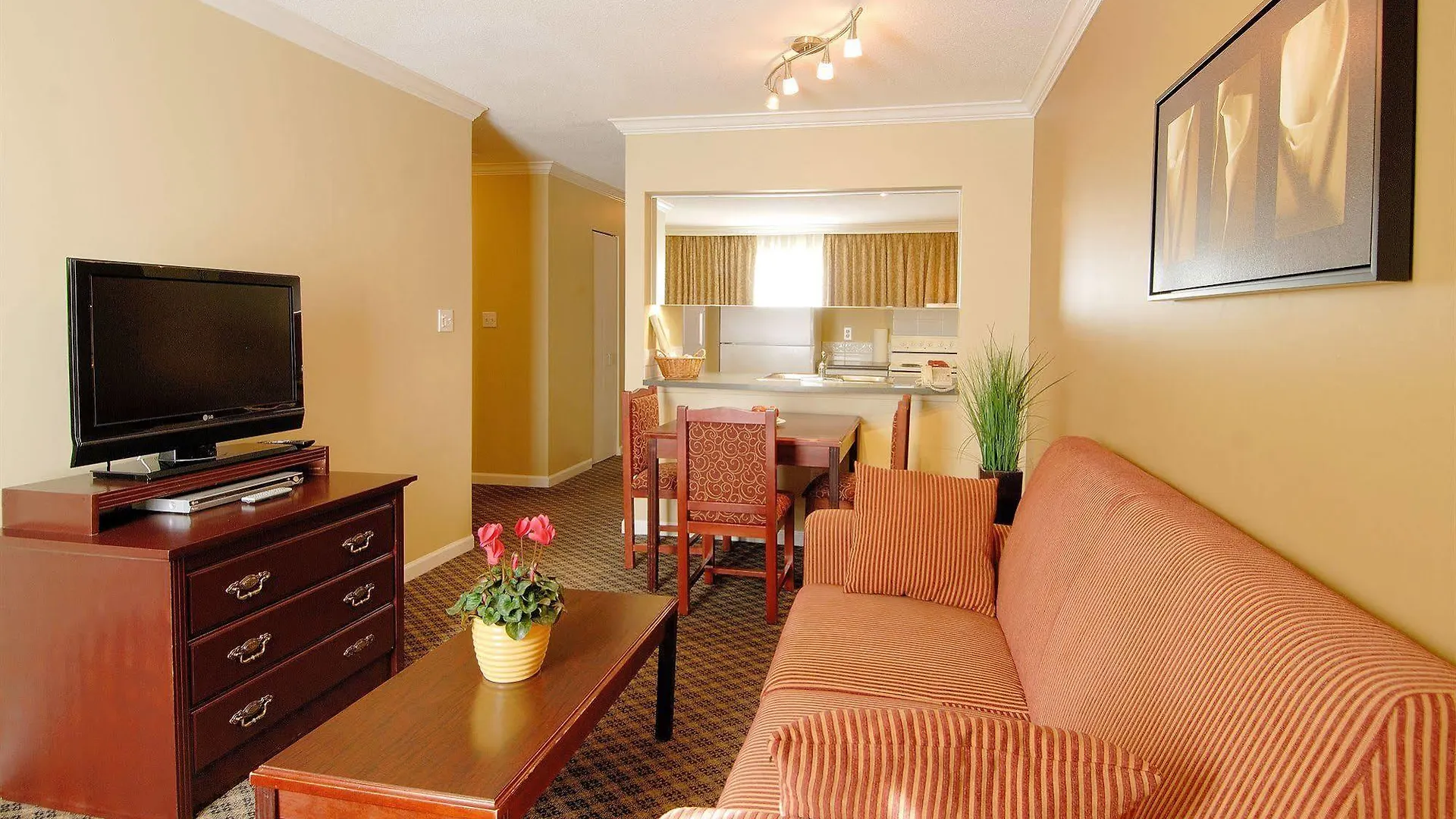 Robson Suites Vancouver Canada